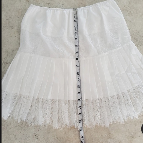 White Lace Miniskirt - Picture 2 of 5